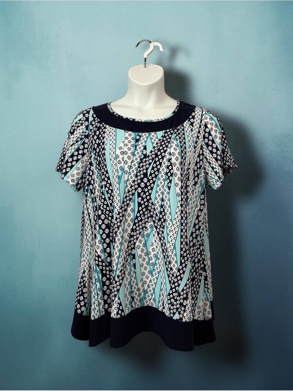 Claire France, + Size 2X, Blouse Navy Aqua Geometric Print Stretch Lightweight